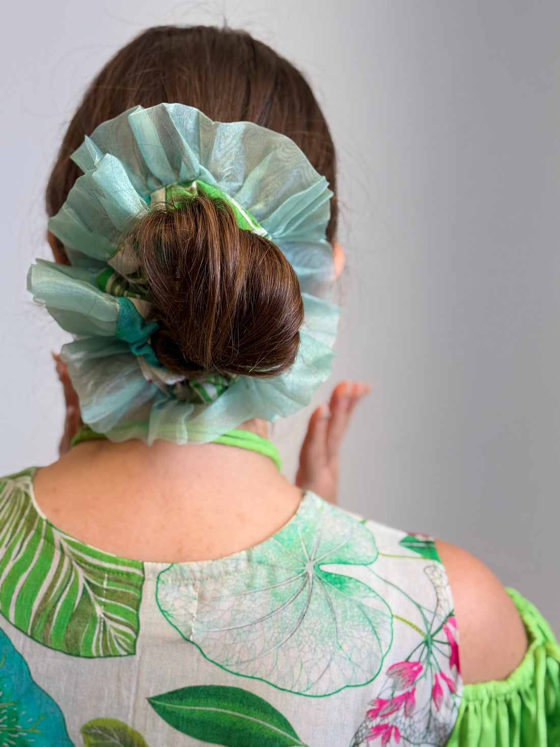 Green & Leaves - Off Shoulder