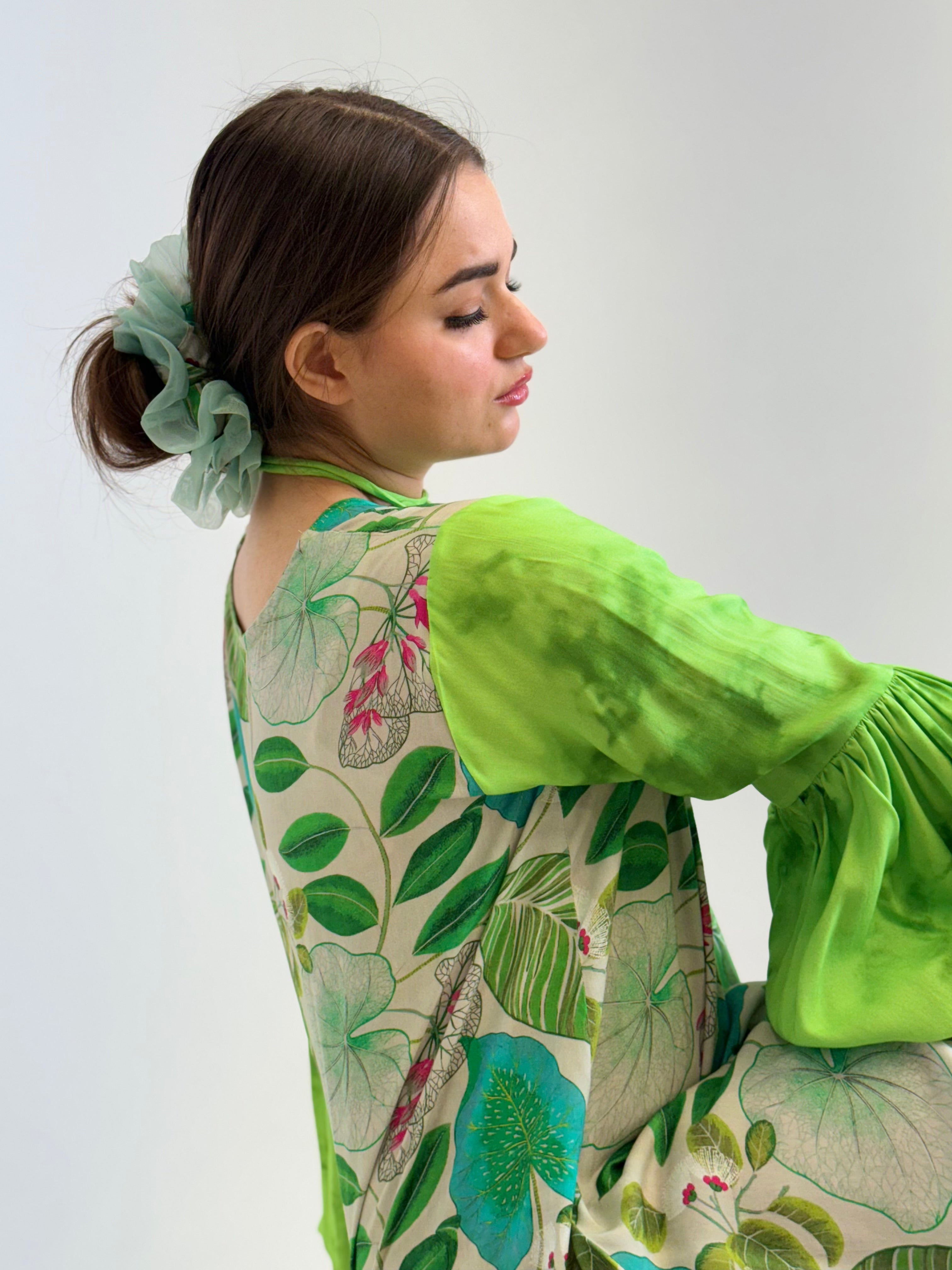 Green & Leaves - Full Shoulder